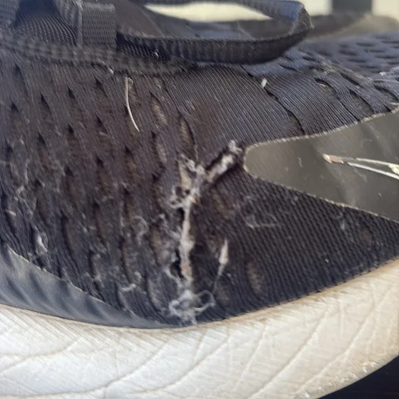 Nike Air 270 Black and White Sneakers mens 12 - Picture 3 of 7